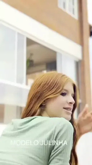 julinha modelo nua