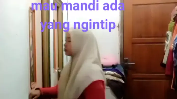 Ngintip hijab mandi Ngintip abg hijab mandi